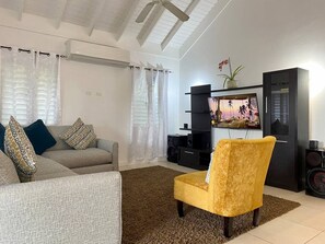 Living area - 3BR Villa| Pool| Gated| Richmond Estates (Priory)