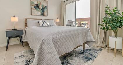 DreamCondo 2 BDR Condo w/Pool in New Kingston