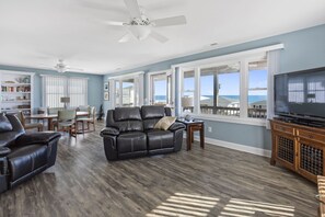 تلفزيون ذكي، مشغل دي في دي