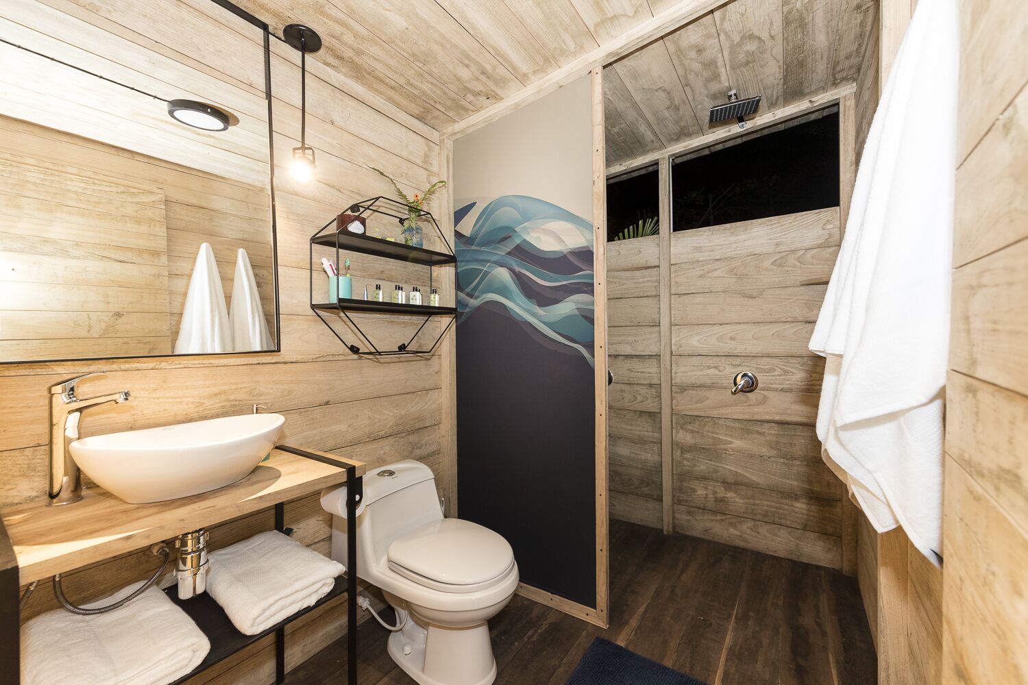 Toallas, jabón, champú y papel higiénico