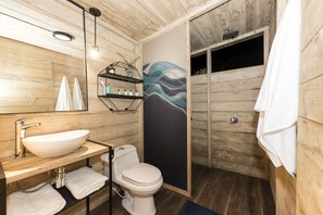 Handtücher, Seife, Shampoo, Toilettenpapier