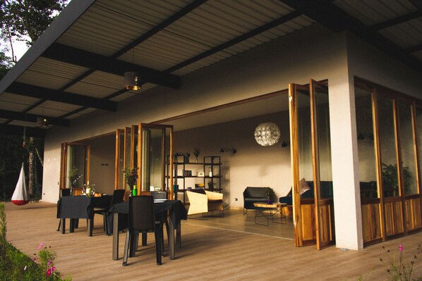 Outdoor dining