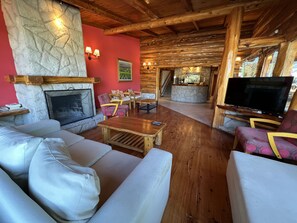 Lobby sitting area - Hostería y cabañas Quime Quipan By Nordic (San Carlos de Bariloche)