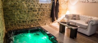 Apartment in an estate with private SPA and heated pool