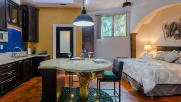 Iron/ironing board, WiFi, bed sheets, wheelchair access