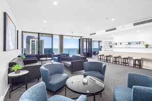 Interior - Circle on Cavill Ocean & River Views (Surfers Paradise)