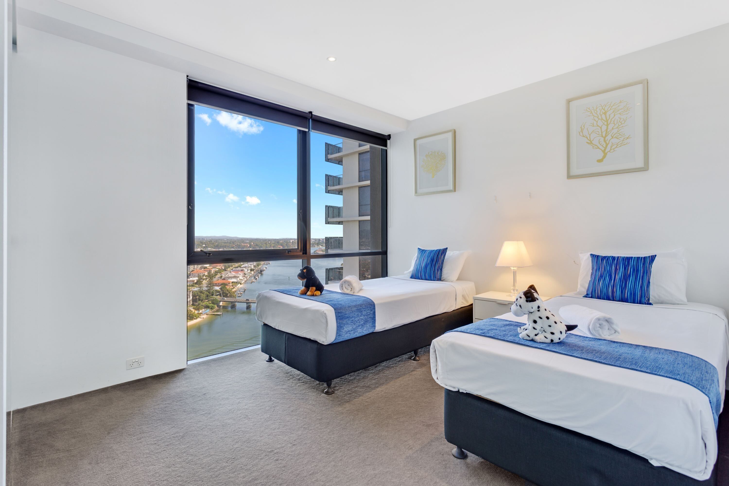 Circle on Cavill Level 19 Ocean & River Views