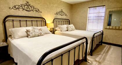 Fortunata Winery Casa Piccolo, Cozy 2 Queen Retreat