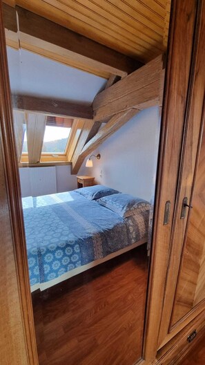 3 bedrooms, iron/ironing board, WiFi, bed sheets - Beautiful Gîte in Vosgian Farm, Quality Services (Natzwiller)