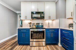 Fridge, microwave, oven, stovetop - Slopeside condo in gate community w/remodeled balcony & fireplace (Sugar Mountain)