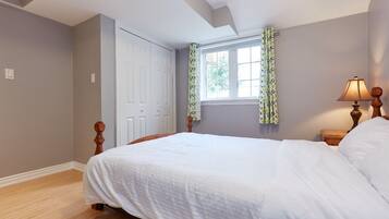 2 bedrooms, in-room safe, iron/ironing board, WiFi