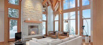 Luxury chalet w/ pool, AC & media