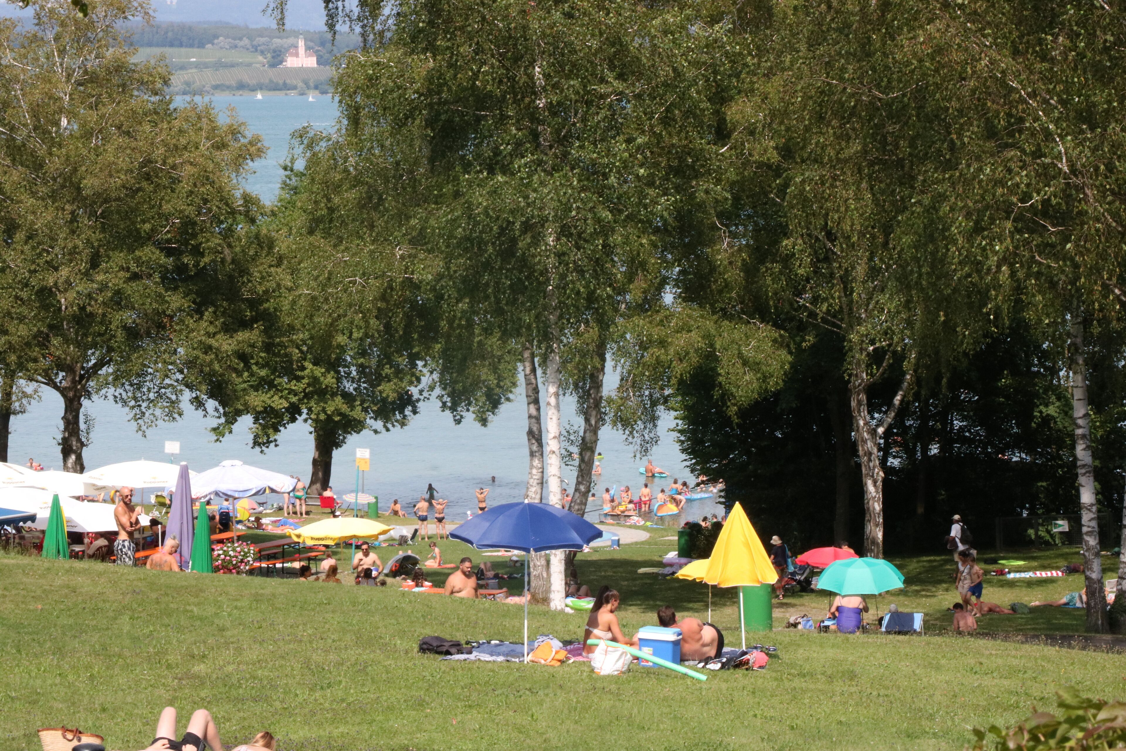 kostenloses Strandbad Litzelstetten mit Gastronomie