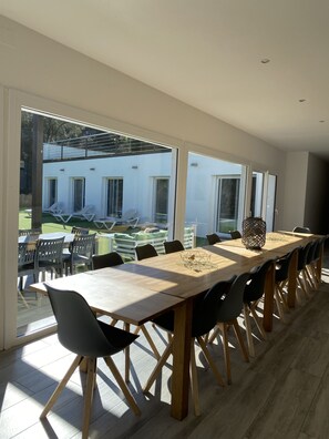 Dining - Casa Rio de Oro with pool featuring beach area and barbecue. Calonge Costa Brava (Calonge)