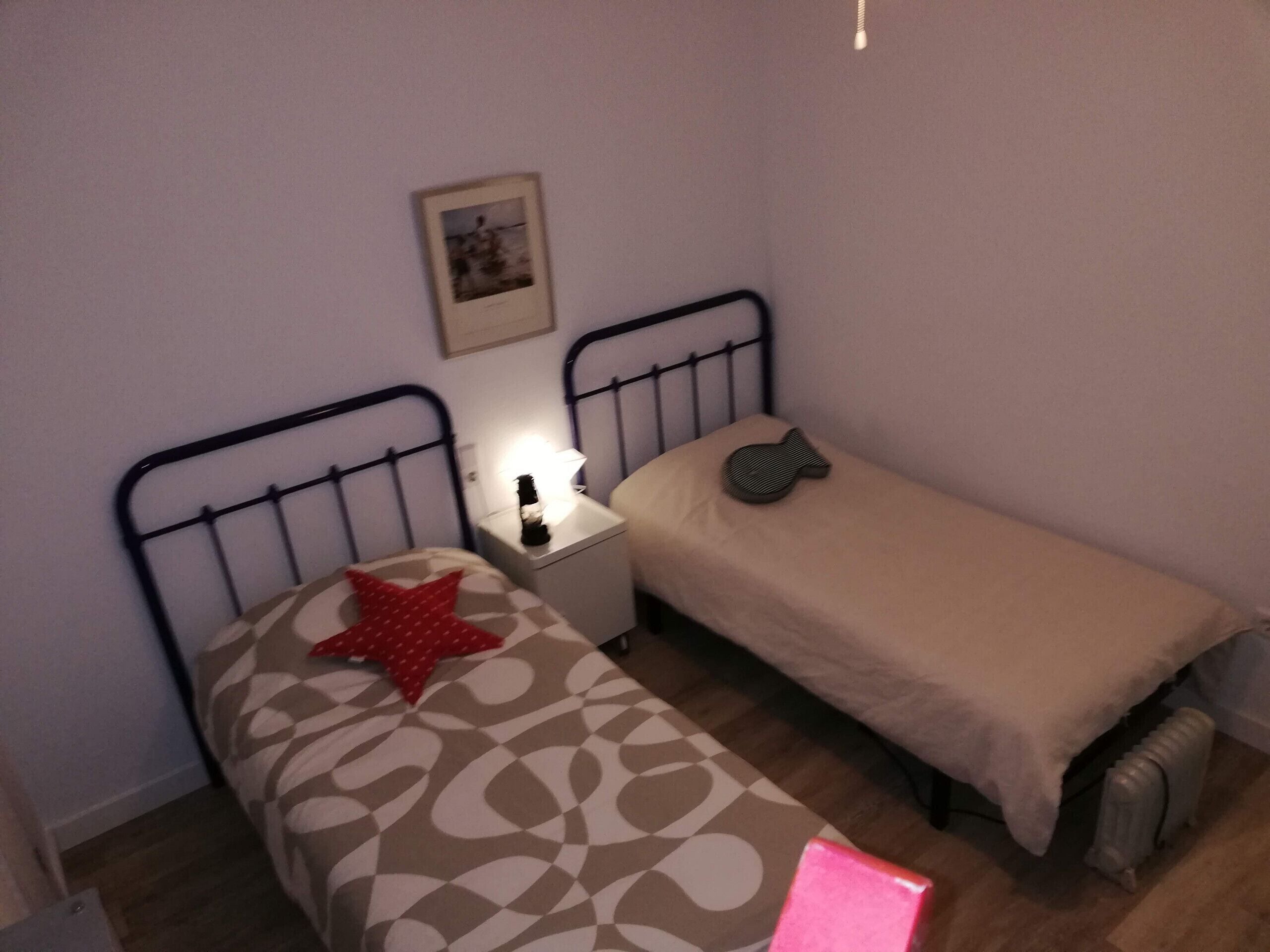1 habitación y ropa de cama 