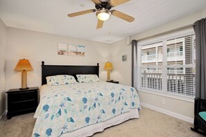 2 Schlafzimmer, Reisekinderbett, Internetzugang, Bettwäsche