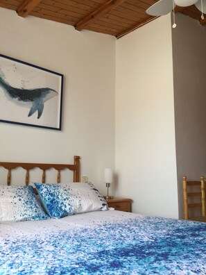 2 bedrooms, iron/ironing board, free WiFi, bed sheets