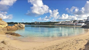 Una spiaggia nelle vicinanze, teli da spiaggia