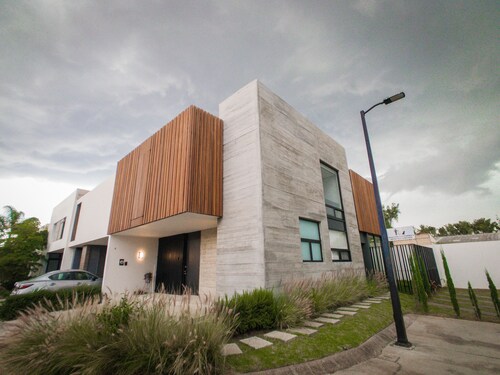 Casa Coto Sole frente Tec de Monterrey