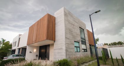 Casa Coto Sole frente Tec de Monterrey