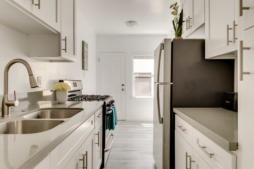 Upea ja uusittu puutarha-asunto Valley Villessa.