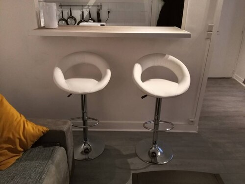 Comfortable & affordable Parisian studio near the metro.