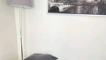 Schreibtisch, WLAN, Bettwäsche