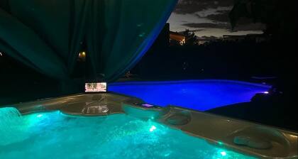 RESORT LUXURY OASIS PEACEFUL HOME-6BDRS 8BD 3 BT-PET friendly GARDEN HEATED POOL