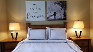3 bedrooms, desk, iron/ironing board, WiFi - Large 2Bdrm/2BA apt, Village cntr, AC, hot tub, fitness cntr, sleeps 7,sec.prkng (Whistler)
