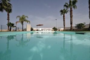 Outdoor pool - Vacation home with swimming pool (shared) with wide views and absolute tranquility. (Ispica)