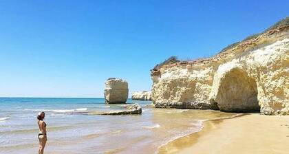 Vacation home with swimming pool (shared) with wide views and absolute tranquility.