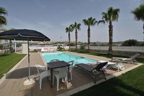 Outdoor pool - Vacation home with swimming pool (shared) with wide views and absolute tranquility. (Ispica)