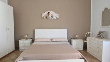 1 camera, ferro/asse da stiro, Wi-Fi, lenzuola