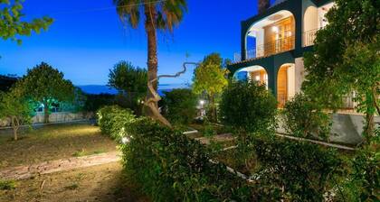 3 makuuhuoneen rauhallinen huvila - "Villa Marianna B"