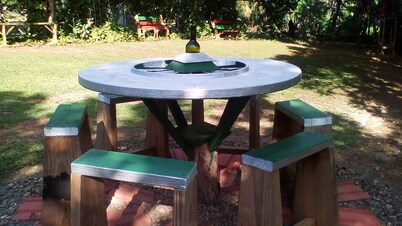 Eco-Rustic Museum House & Art Stage between two beaches