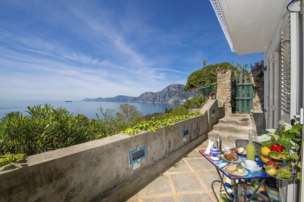 Outdoor dining - Casa Il Geco Praiano (Praiano)