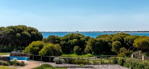 Property grounds - Longbeach Retreat, Beautiful Ocean views at your fingertips (Port Kennedy)