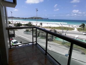 Property grounds - Apartment with panoramic views of Praia do Forte - the best location in Cabo Frio. (Cabo Frio)