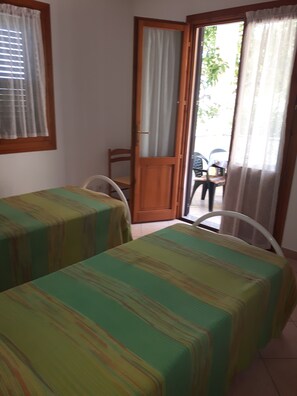 3 bedrooms, iron/ironing board