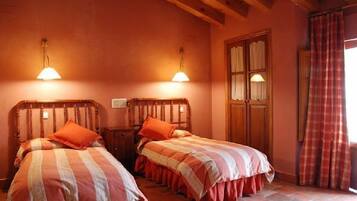 4 dormitorios, tabla de planchar con plancha, wifi y ropa de cama