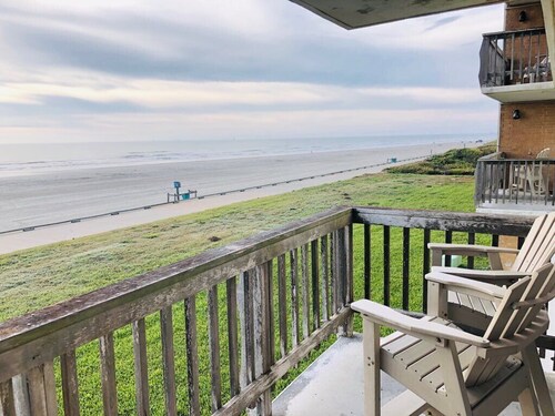 Luxury Beachfront Condo | Stunning Gulf Views