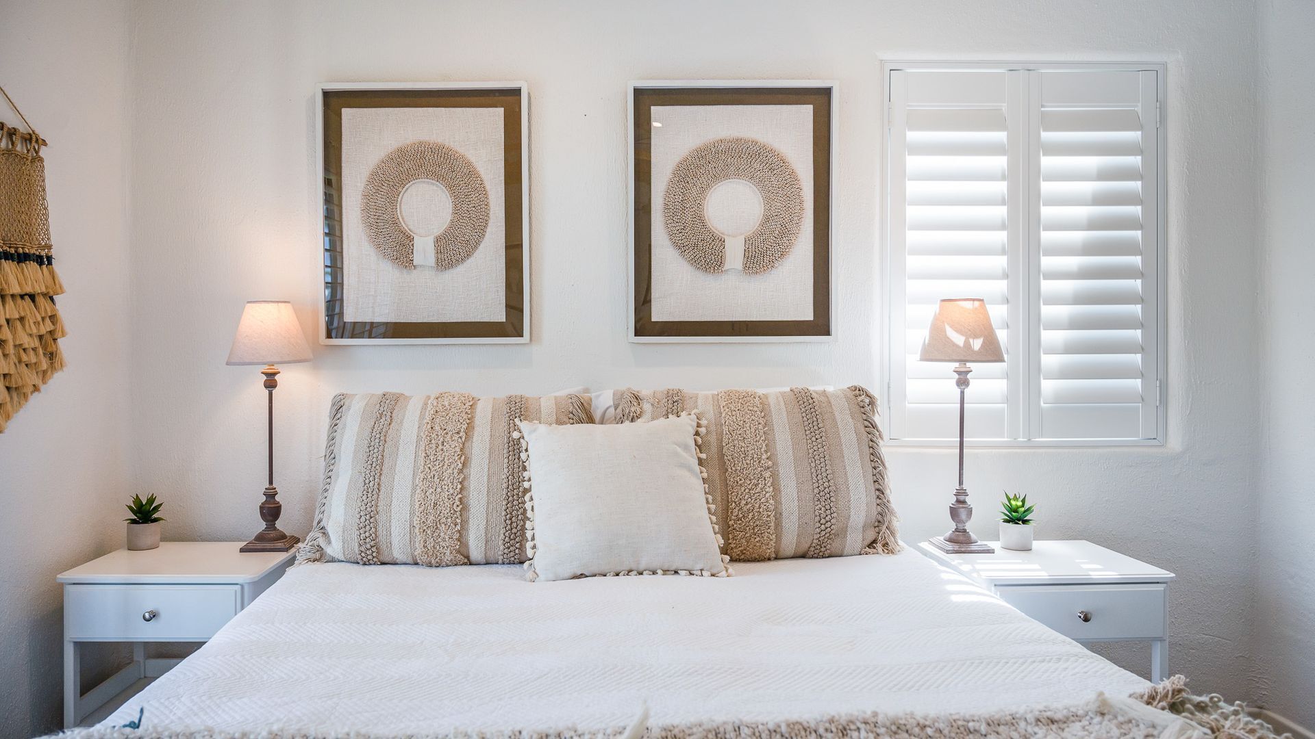 Beautiful unit on the canal at Noosa Sound. Unit 8 — image 9