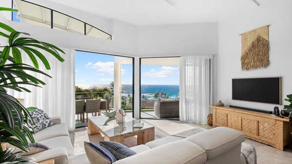 Living area - Sunshine Beach Penthouse with Beach Views - Unit 9/21 Park Crescent (Sunshine Beach)