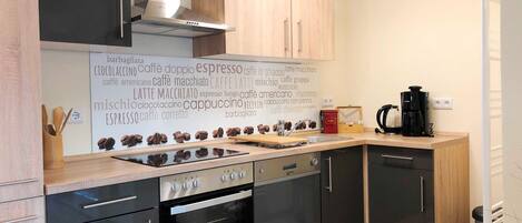 Refrigerador, microondas, horno y lavavajillas