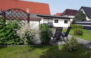 Unclassified image, 2 of 18, button