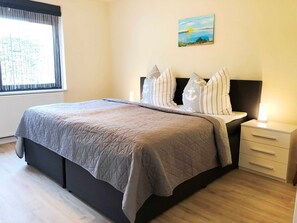 2 bedrooms, WiFi, bed sheets