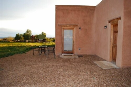 Casita Seco:  Casita Close to Town of Taos & Taos Ski Area