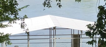 Riverhouse at Creswell Island