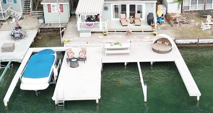 SunRae Hideaway-Lake home, steps to the water on Keuka's east side!