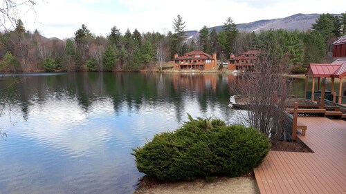 Spacious studio with a beautiful Pemi river view.